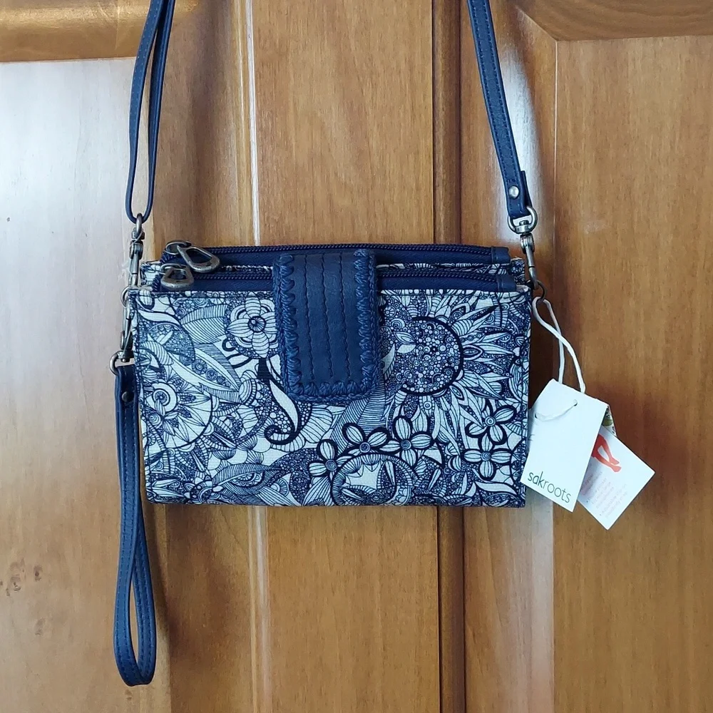*🆕 Sakroots Spirit Desert Specialty Crossbody Wristlet Wallet All In One, NWT